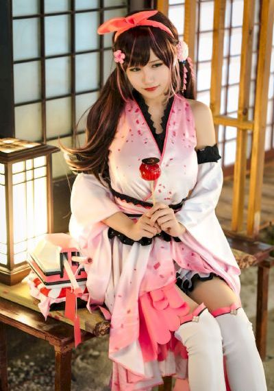 日韩美女搞b_BD英语免费电视剧